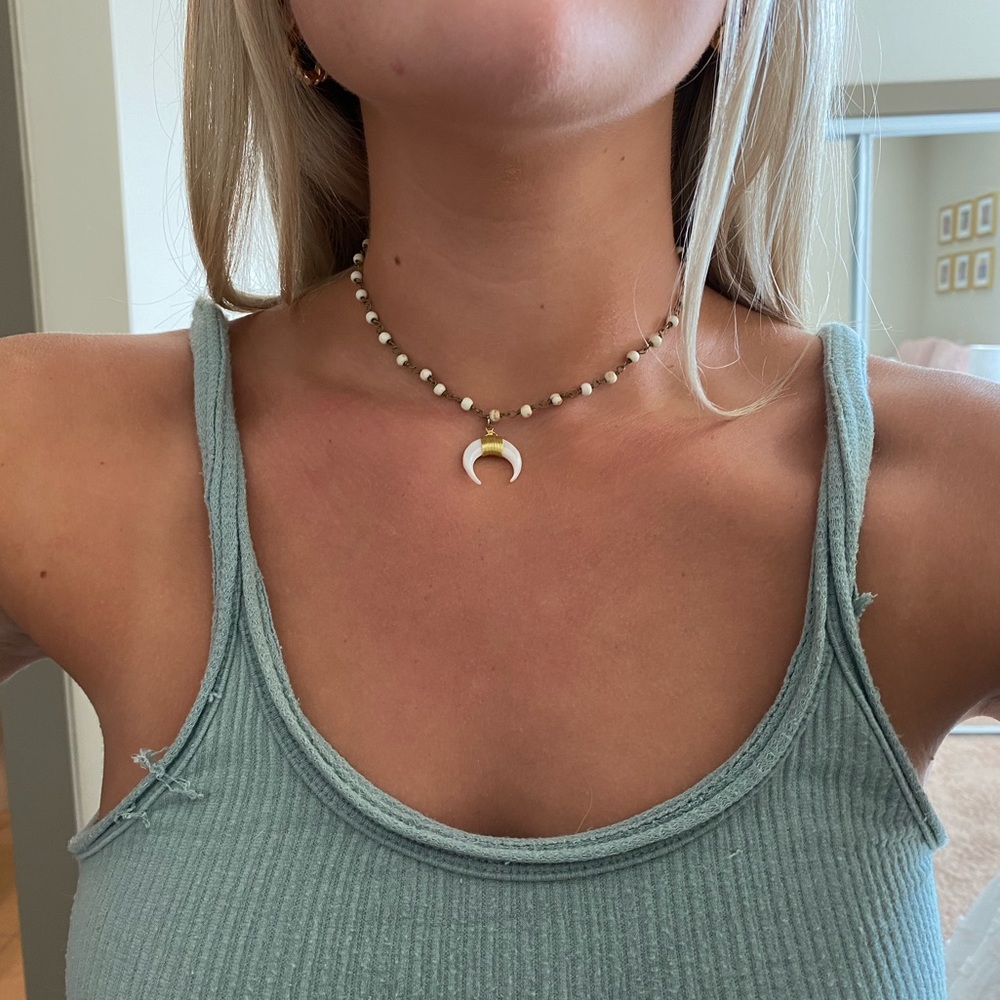White beaded horn necklace